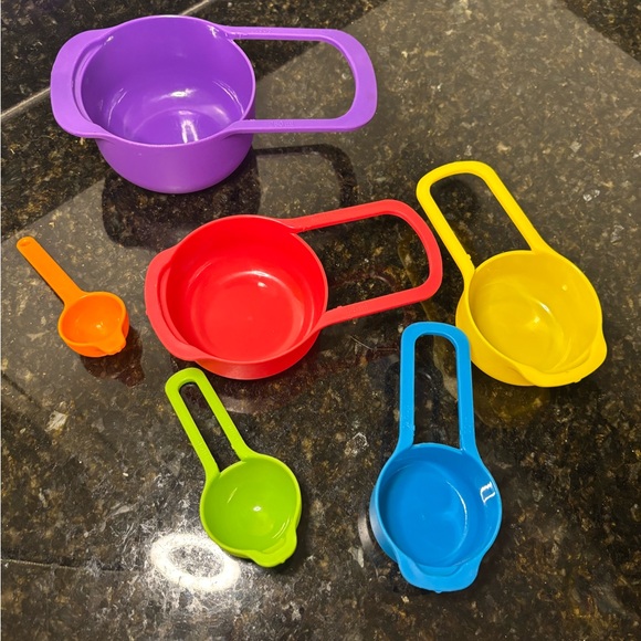 Colorful Nested Measuring Cup Set - Picture 2 of 4